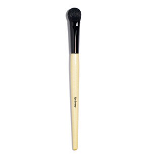 Кисть косметическая Eyesweep Brush