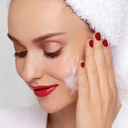 ПЕНКА ДЛЯ ОЧИЩЕНИЯ КОЖИ И СНЯТИЯ МАКИЯЖА MAKEUP MELTER & CLEANSER